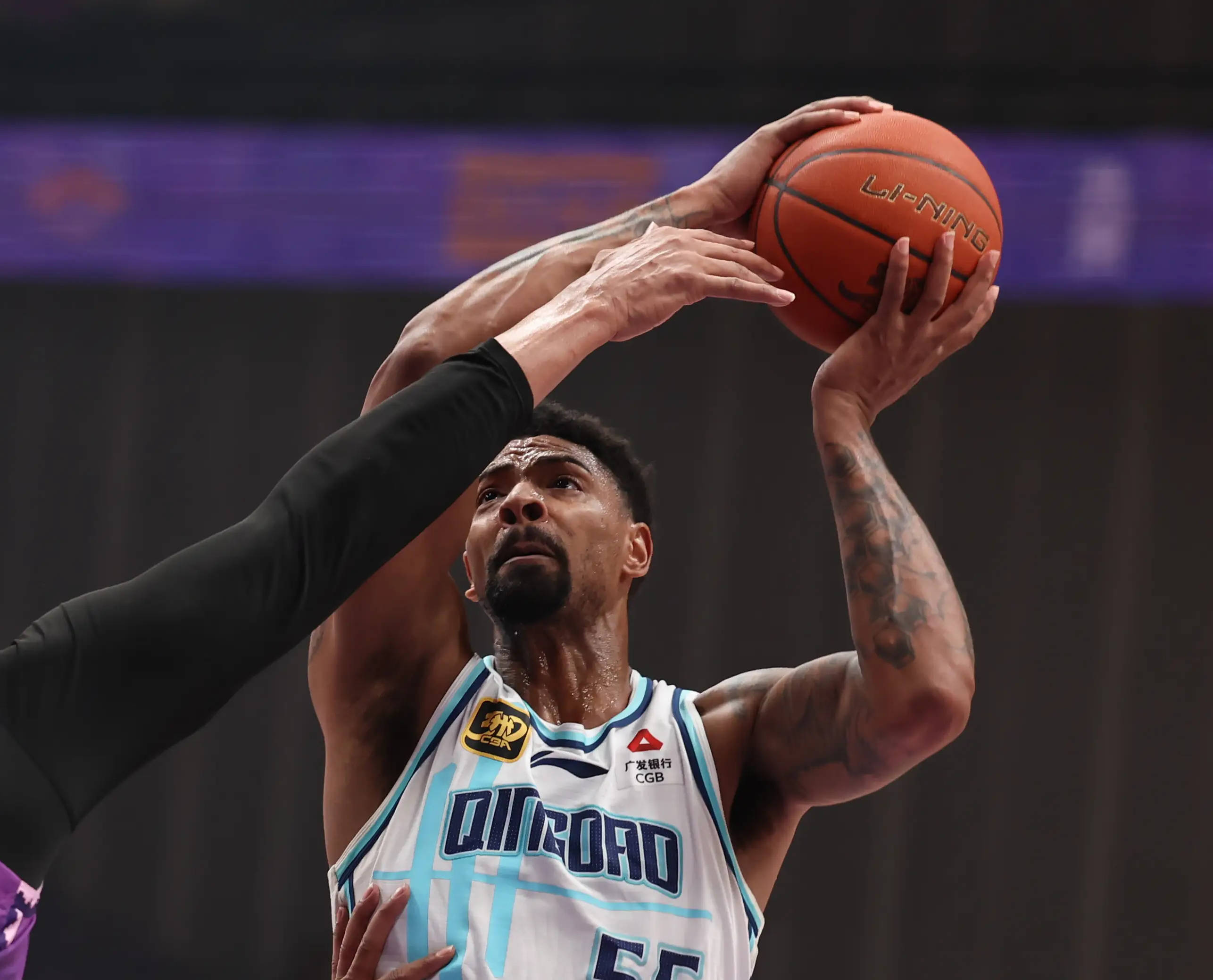 皇冠信用网登2代理_米奇轰34+10布朗空砍36分 青岛客场大胜广厦总分1-1