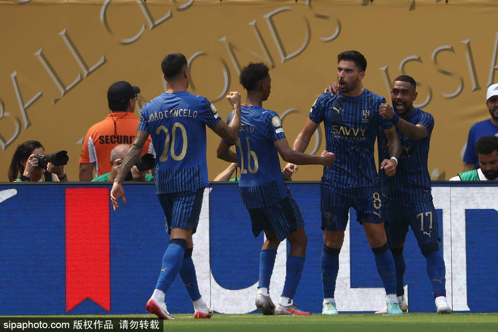 巴黎圣日耳曼足球_世俱杯-巴尔韦德失点贡萨洛破门 阿隆索执教皇马首秀1-1新月