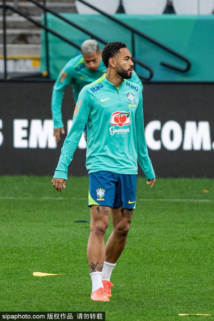 皇冠信用網怎么注册_1280万镑转会成双刃剑皇冠信用網怎么注册！阿莫林头疼了：马兹拉维太全能反成选择难题