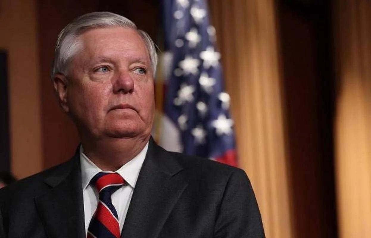 皇冠信用代理注册_特朗普同意皇冠信用代理注册，对中印加税500%！美议员大放厥词，这事跟普京有关？