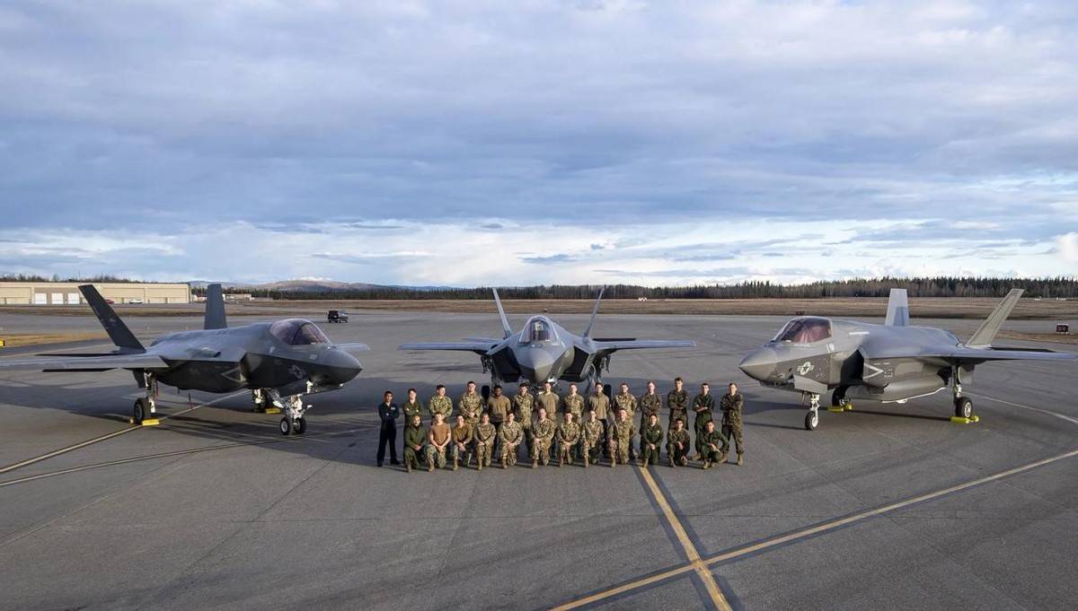 俱乐部友谊赛_中国去年引进80架战机俱乐部友谊赛，其中五代战斗机仅有30架？两年后将超100架？