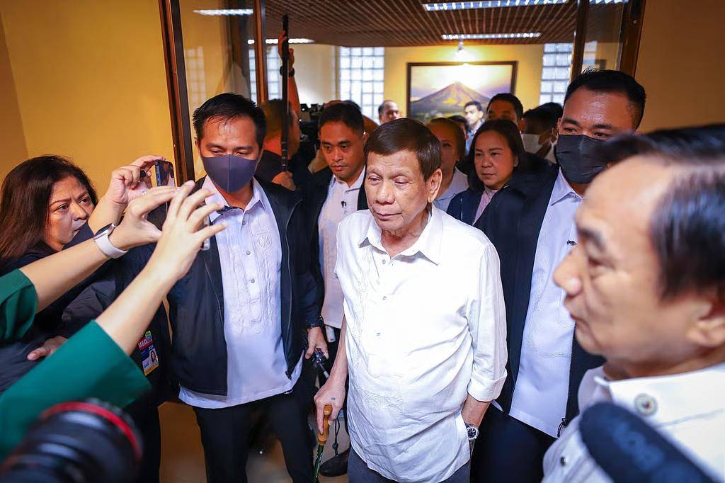 皇冠信用网登1代理 _老杜在狱中告诉莎拉皇冠信用网登1代理 ，三年后他将不惜代价，扶莎拉坐上总统宝座！