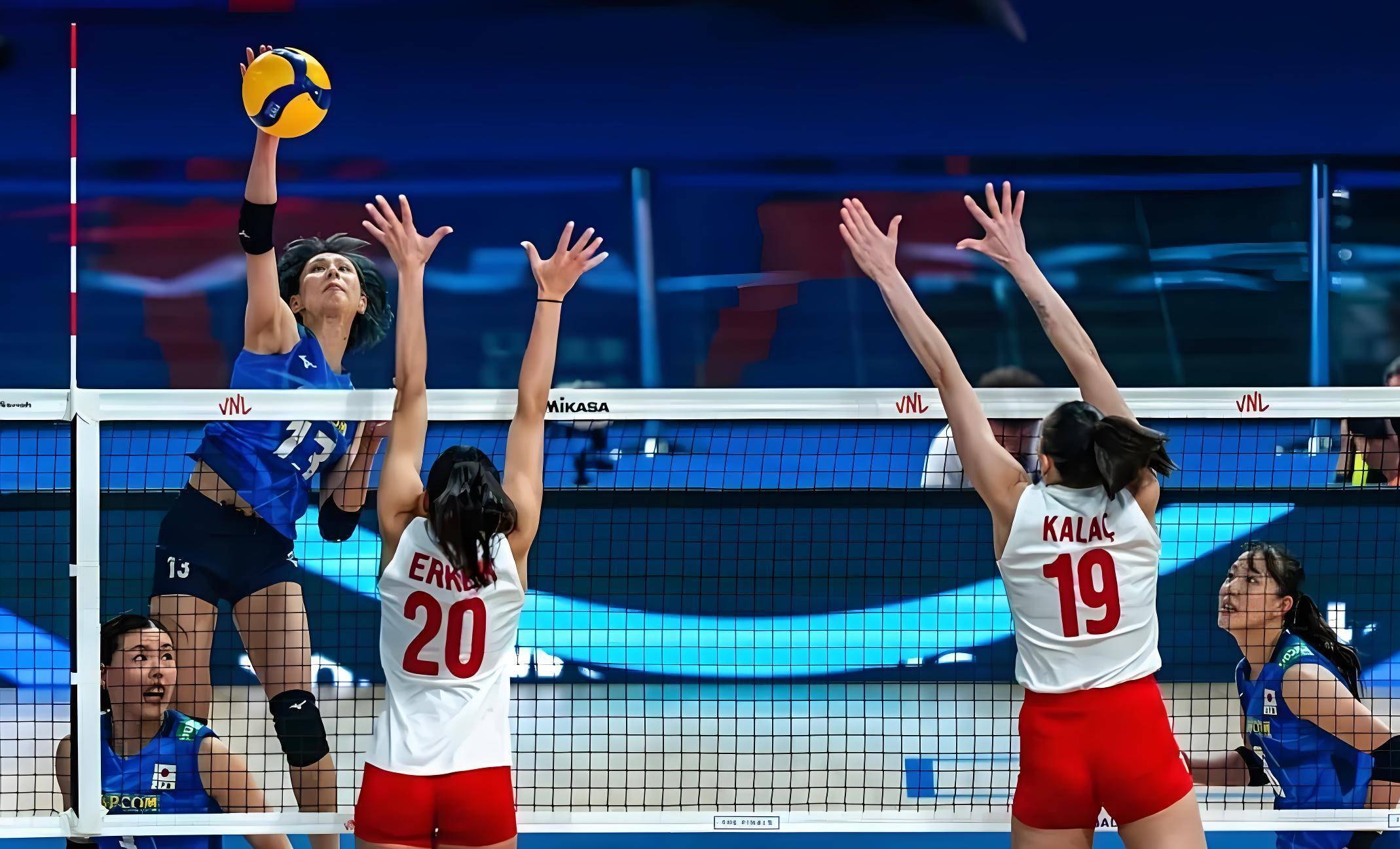 欧洲协会联赛外围赛_世界女排联赛｜日本队晋级半决赛 将对阵巴西