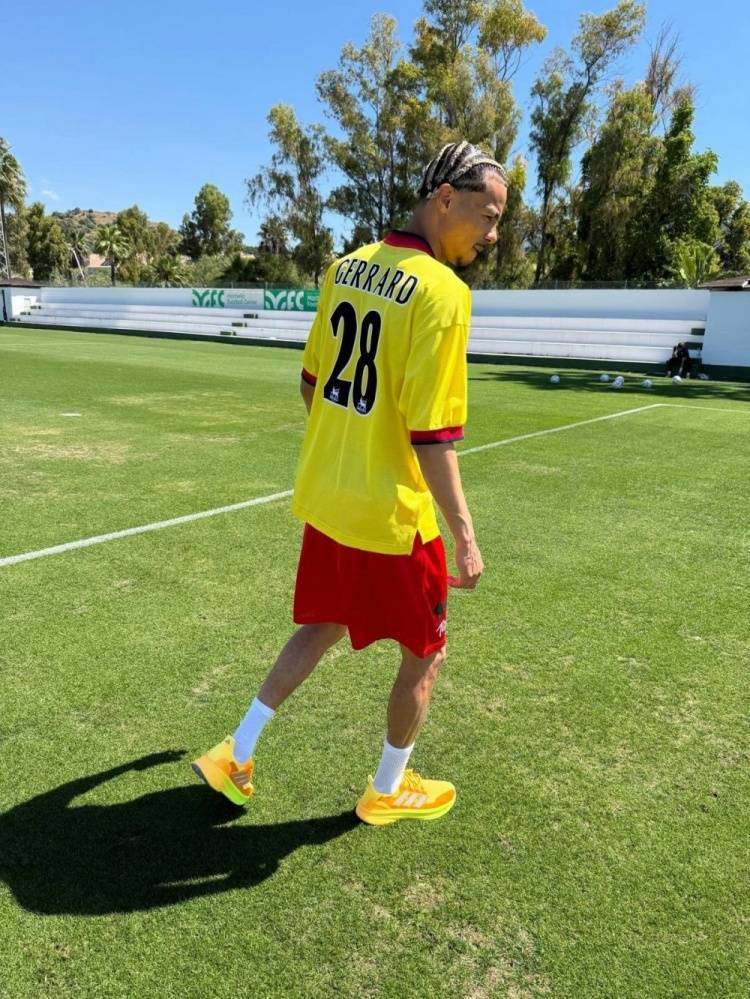 皇冠足球平台申请_埃基蒂克：迫不及待想赢得奖杯；杰拉德大概是利物浦头号传奇吧皇冠足球平台申请？