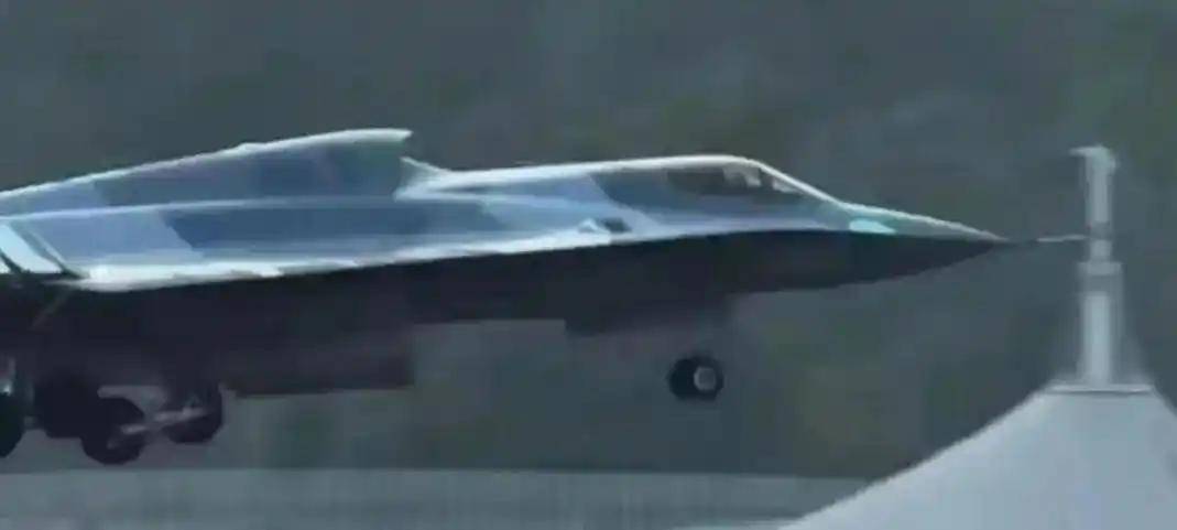 五大联赛全满贯的主教练是谁 _战斗机越造越庞大五大联赛全满贯的主教练是谁 ，歼 - 45 超大个头造型前卫，恰似 “空中巨无霸”