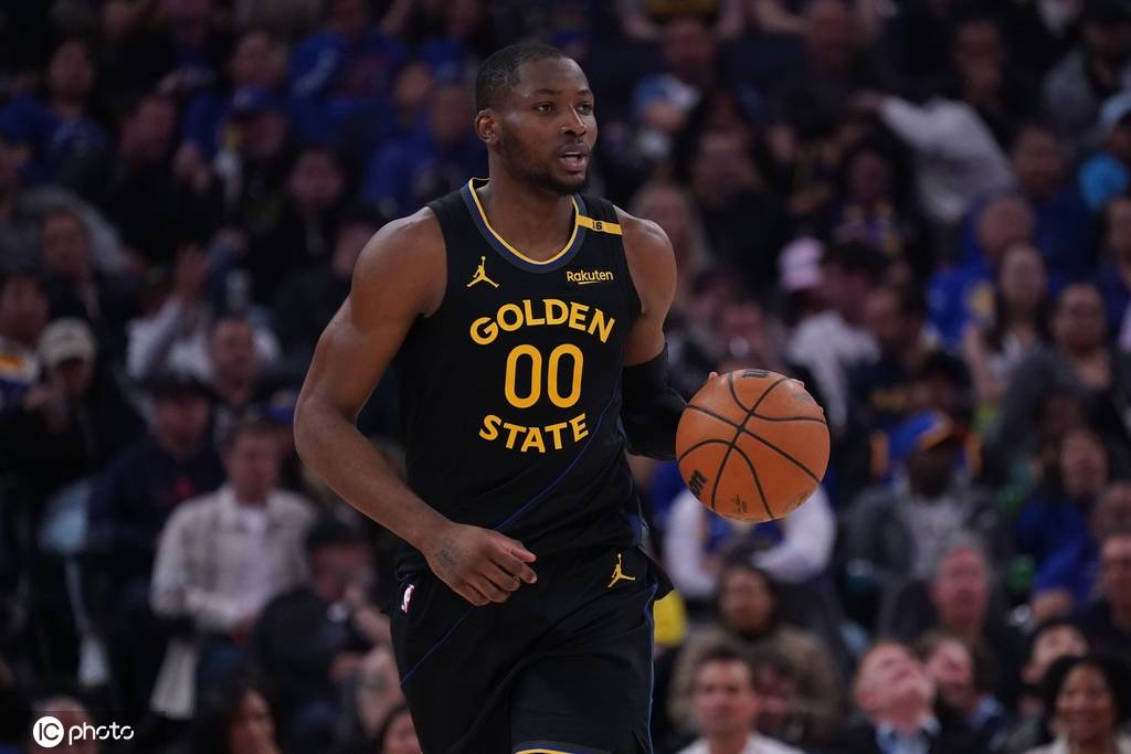 伊斯托里尔 vs AVS_巴特勒组织勇士迷伊斯托里尔 vs AVS你训练营 全队仅库明加缺席