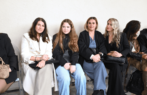 皇冠足球平台代理_江服陈龙CHEN.1988大秀米兰收官皇冠足球平台代理，“理想之秋”引国际共鸣