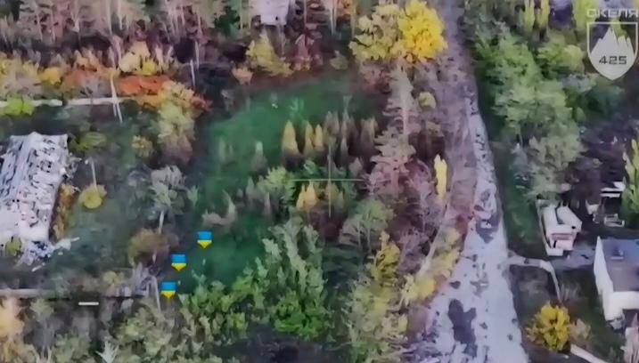 皇冠信用網开户_俄军中计了？六支乌军特种兵小队突然杀出皇冠信用網开户，在红军城中心升旗示威